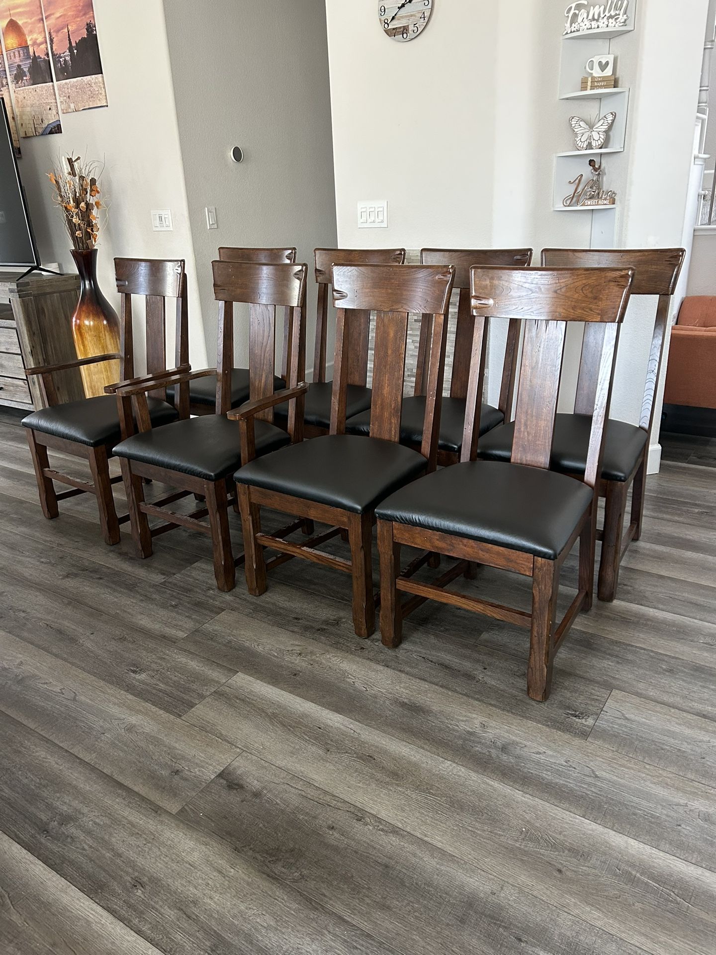 Eight beautiful Dining Room Chairs