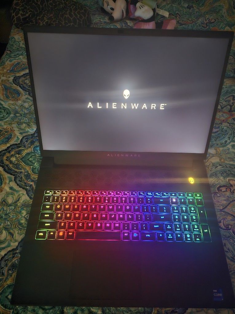 Alienware M18 R2 Gaming Laptop