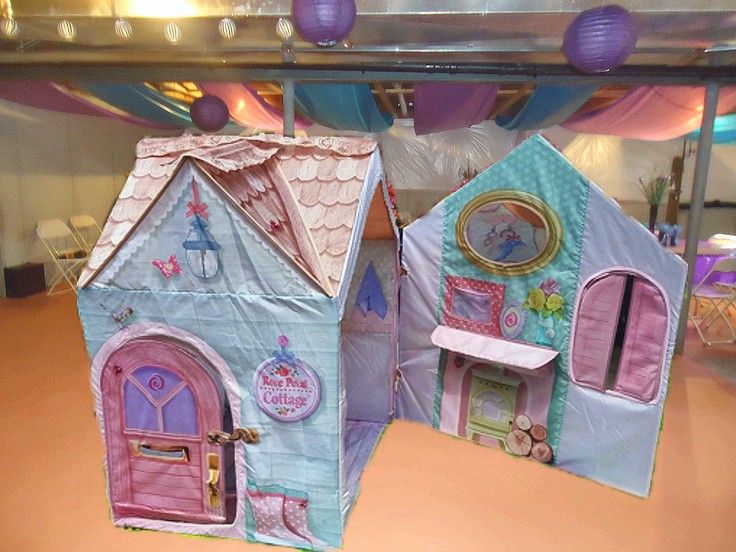 ADORABLE KIDS PLAY COTTAGE