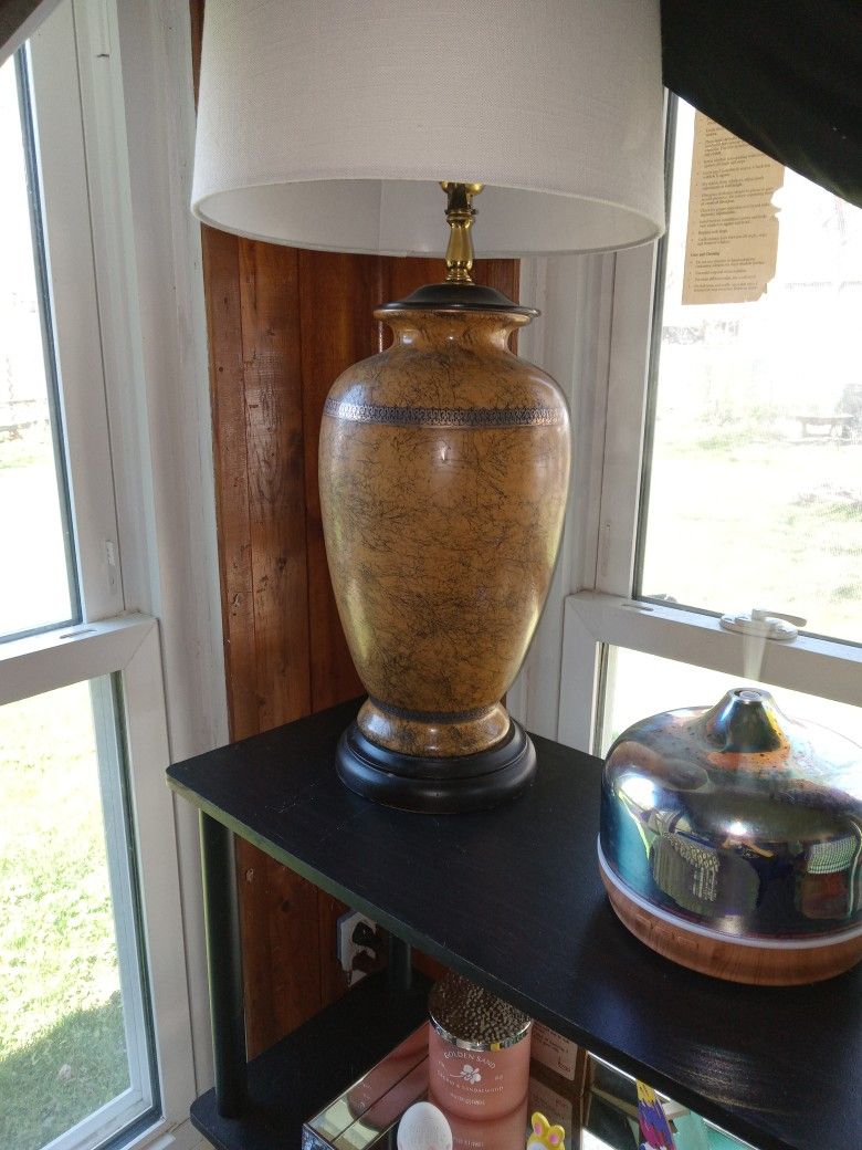 Vintage Ceramic Gold Trim & Crackle Finish Wooden Base Bottom 