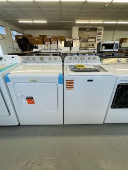 New Set 4.8 Cu Ft Washer and Dryer Gas