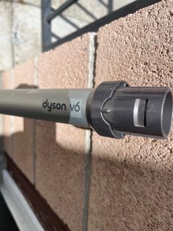 Genuine Dyson V6 cordless vacuum Want
