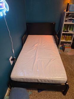 Toddler bed