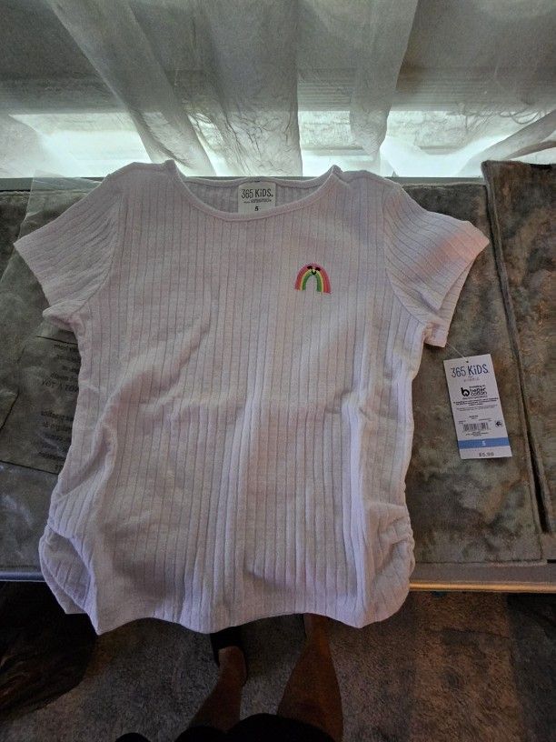 Brand New Girls Size 5 shirt