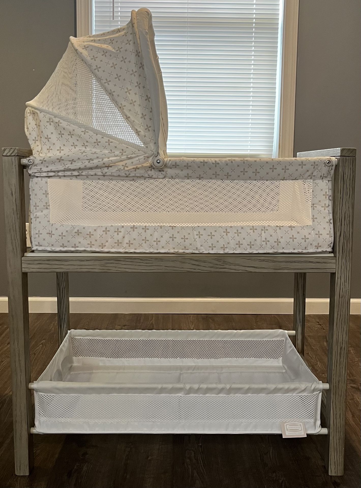 2 In 1 Wooden Farmhouse Style Baby Bassinet 