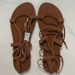New Women Sandals Size 9