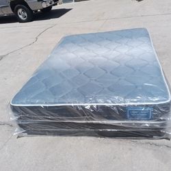 New queen Mattress And Box Spring 