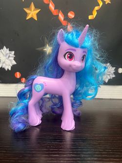 MY LITTLE PONY IZZY MOONBOW WITH BRUSHABLE HAIR