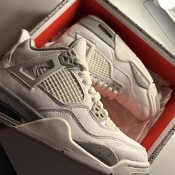Air Jordan 4 white oreo