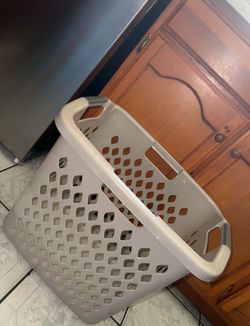 Laundry Basket/Hamper
