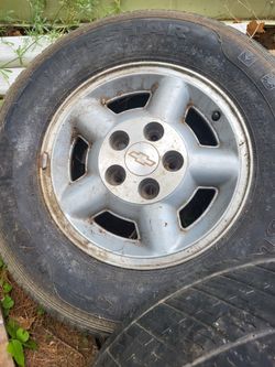 4 Chevy SUV rims 