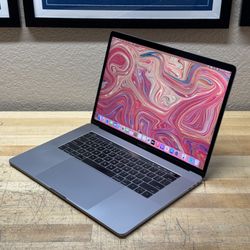 2017 15” MacBook Pro - 2.8 GHz i7 - 16GB - 256GB SSD