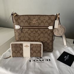 Coach Messenger Bag With Matching Wallet 