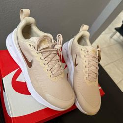 Women's Nike Shoes