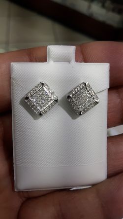 14k withe diamond earrings .96 ct diamonds