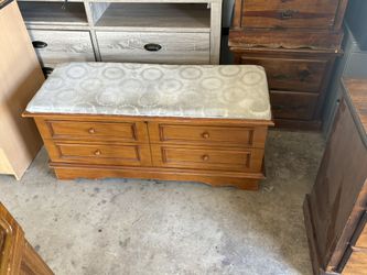 Queen bed frame w/mattress n box spring 