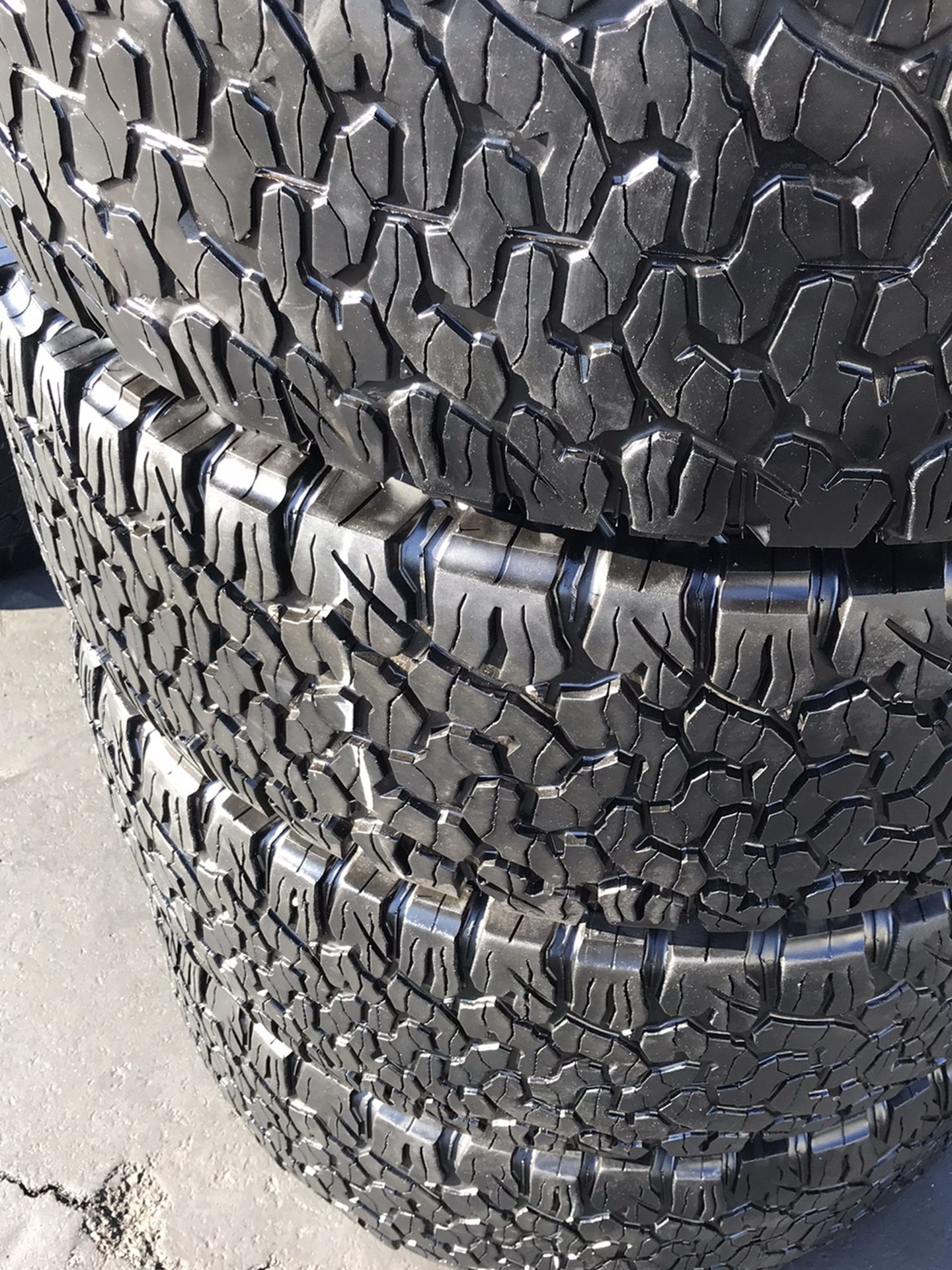 315/70/17 BFGoodrich All Terrain KO2