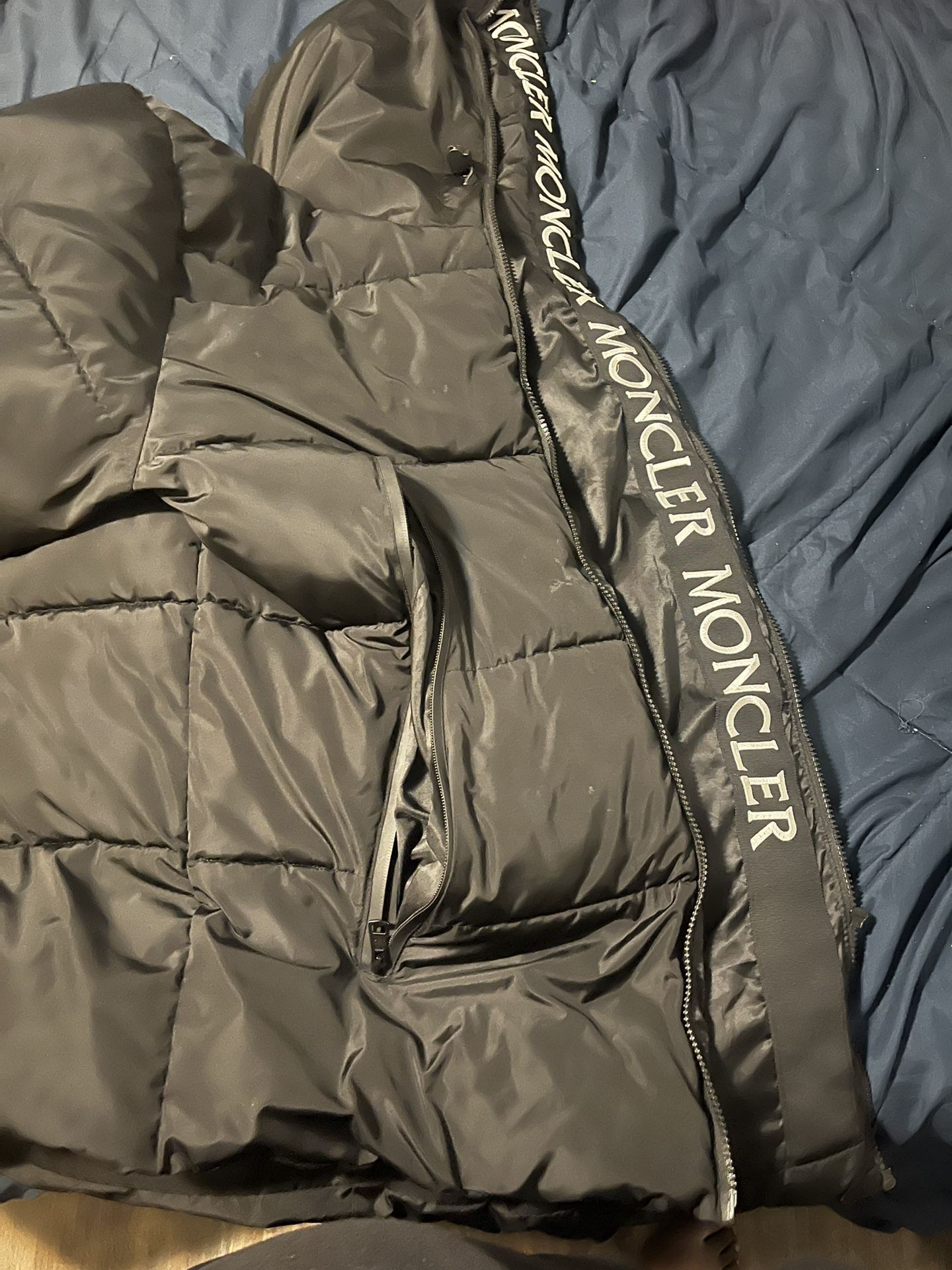 Comfortable Moncler Coat For Everday Winter Wear