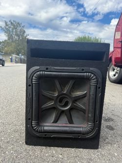 Kicker L7R 12” Subwoofer + Ported Box