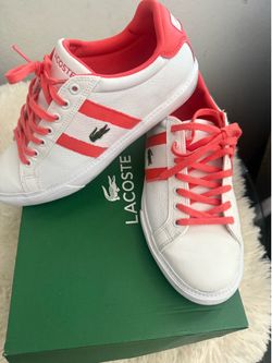 Tennis shoes size 7