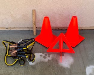 3 SAFETY ORANGE CONES + JUMPER CABLES