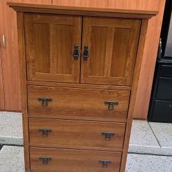 Dresser W/ 3 Drawers And 2 Doors
