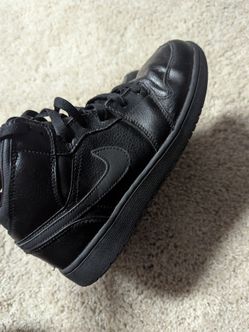 Black Nike shoes