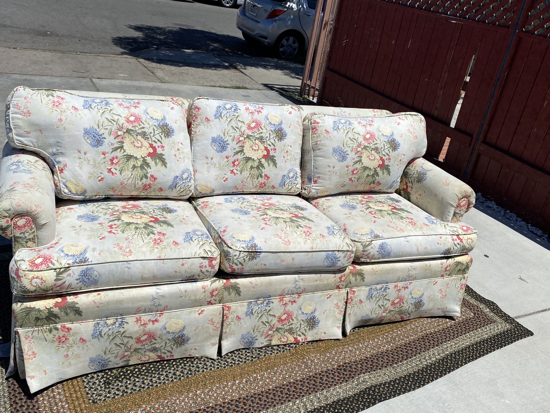 ETHAN ALLEN Vintage White Floral Design 3 Seat Sofá Couch 🛋️ Beautiful Condition