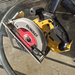 Dewalt Saw