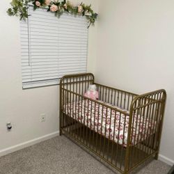 Crib And Changing Table 