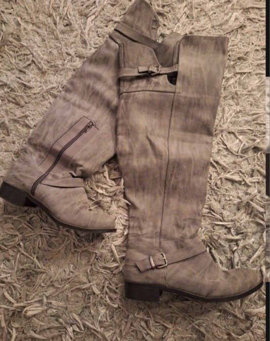 NEW BEAUTIFUL SUEDE GRAY THIGH HIGH BOOTS FOR WOMEN SIZE: 7 1/2-8  🔥🔥🔥$17!!