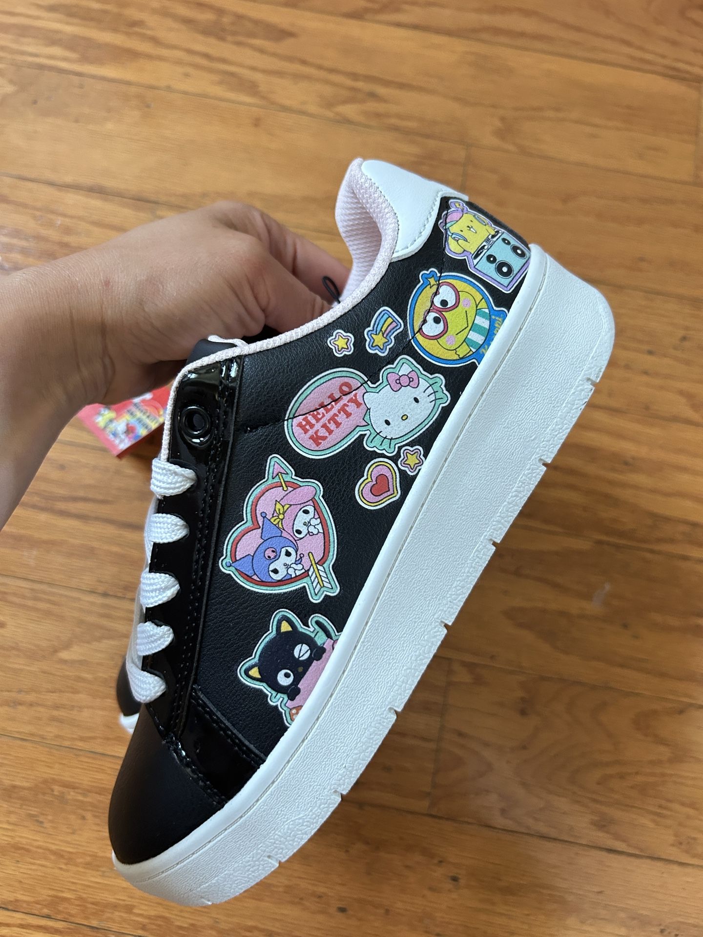 NWT Licensed Hello Kitty & Friends women sneakers Size 6