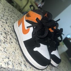 Jordan 1 Mid