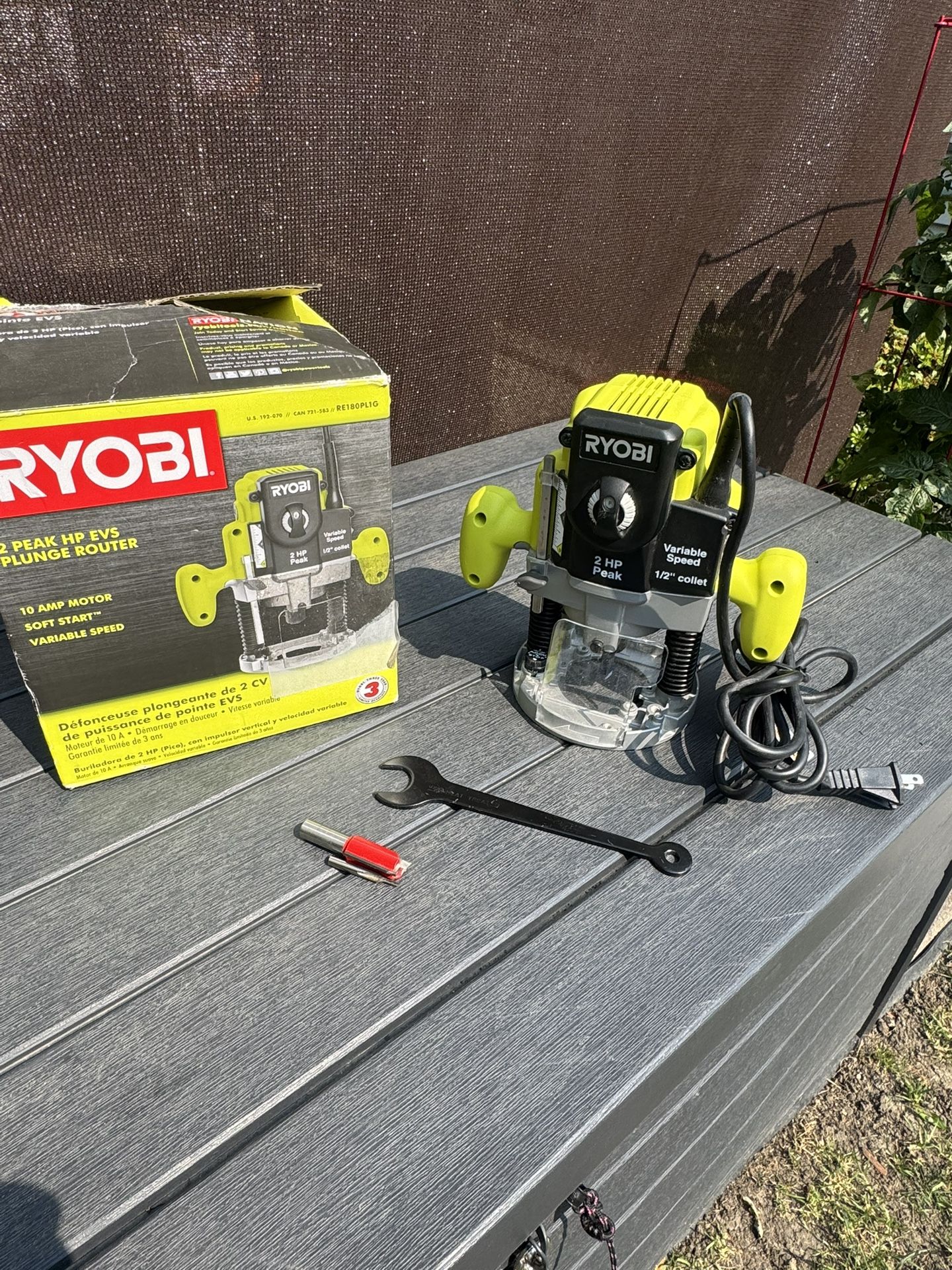 Ryobi Plunge Router (RE180PL1G)