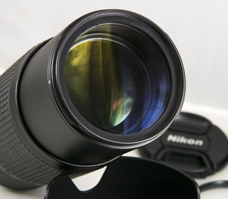 AF-S VR Zoom-Nikkor 70-300mm f/4.5-5.6G IF-ED lens