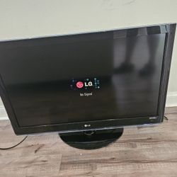 40-in LG TV