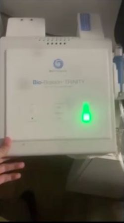 Bio-Therapeutic Biobrasion Trinity Microdermabrasion Machine