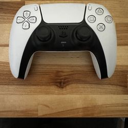 PS5 DualSense Controller - White