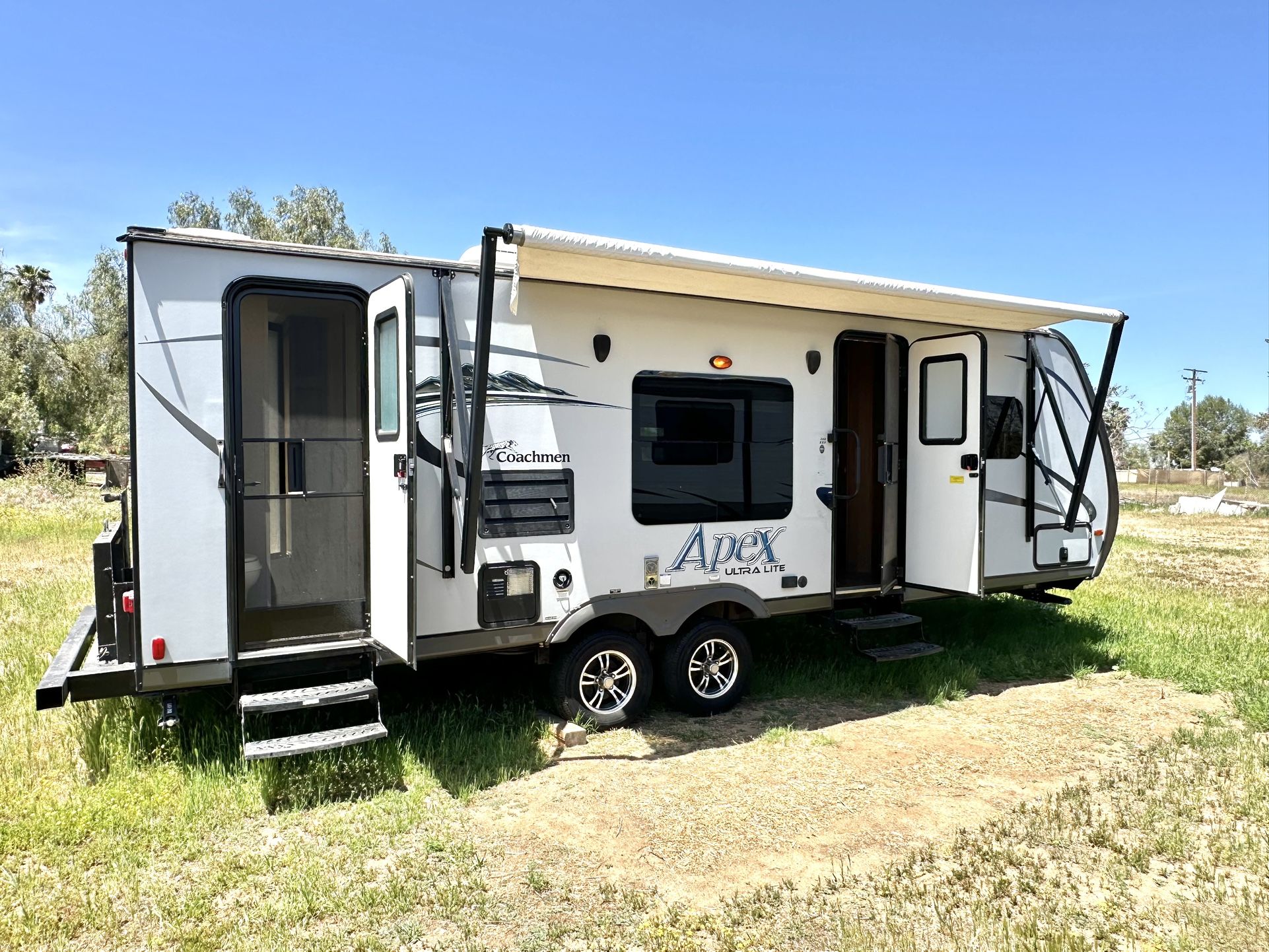 2016 2 Door TRAILA 29FT