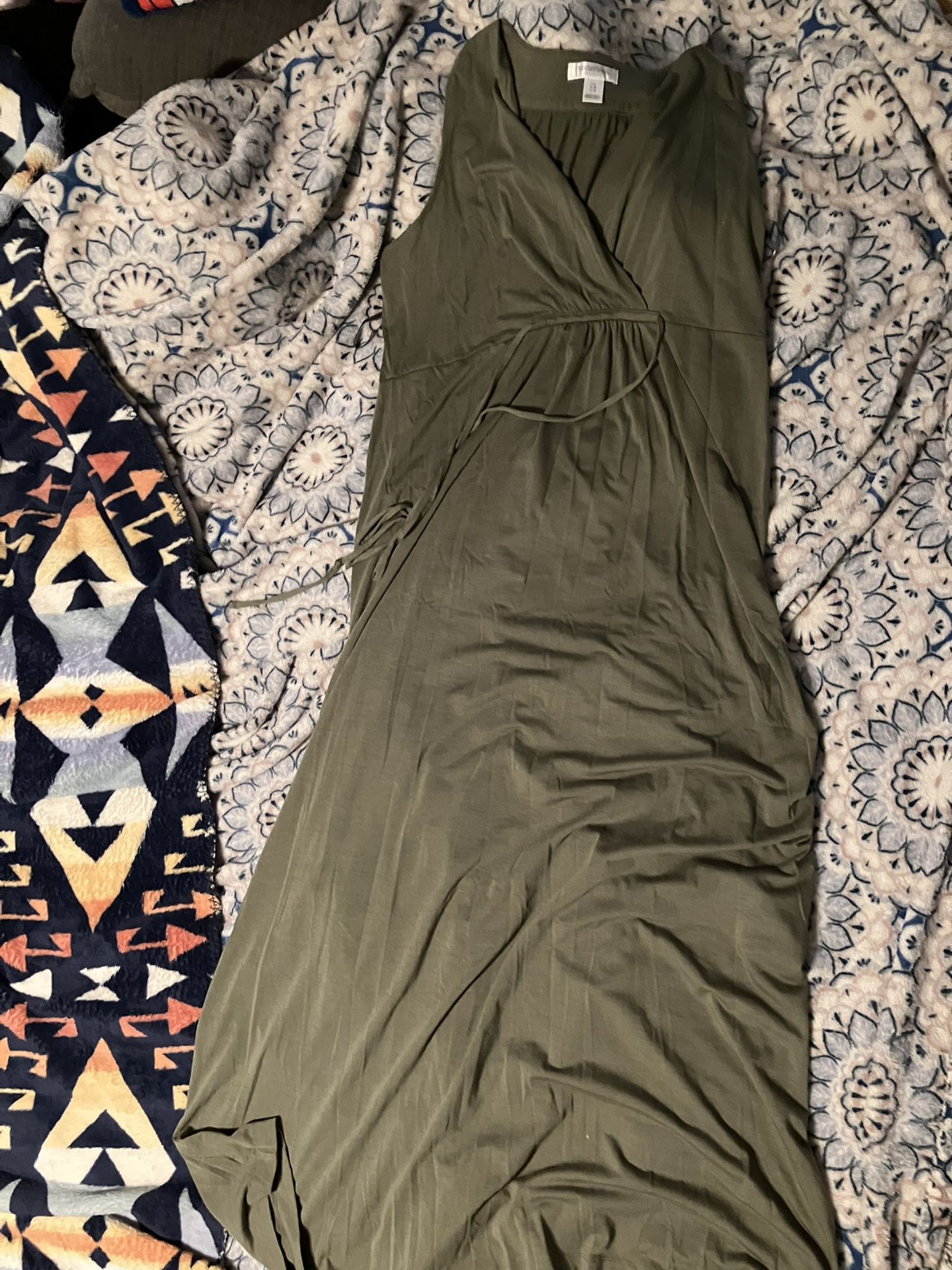 Maternity Dresses L