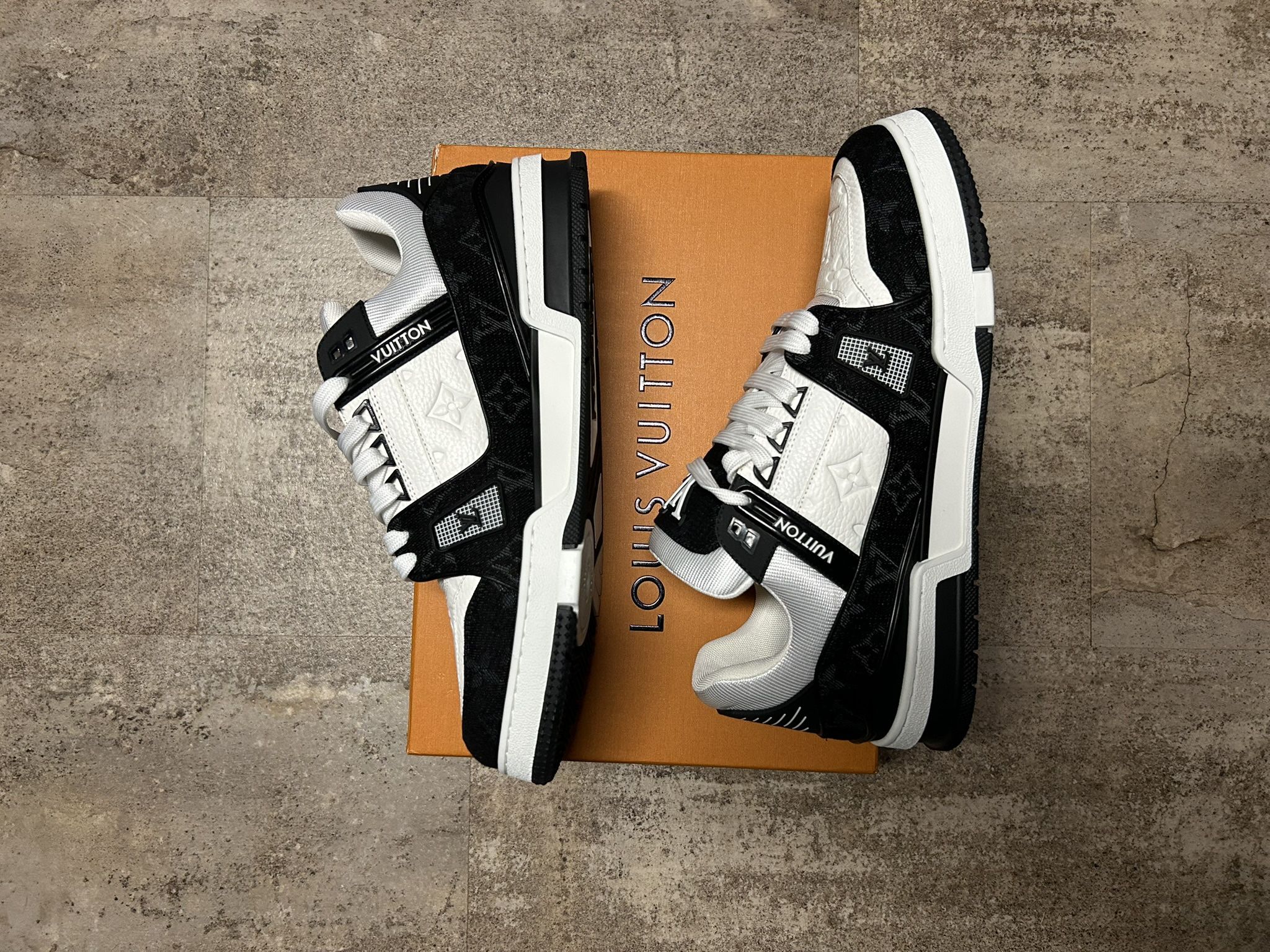 LV TRAINER SNEAKERS