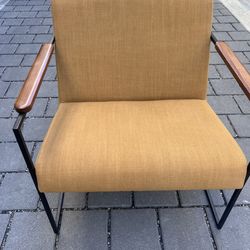 Beautiful mid-century chair extremely comfortable