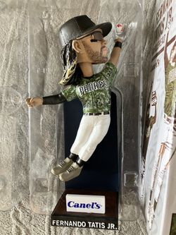 FERNANDO TATIS PLATINUM GLOVE BOBBLEHEAD 
