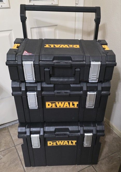 Dewalt Packout 3 Piece Set Great Condition.