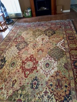 A Verry  Rug  132inch L An 93 Inches Wide Asking $100