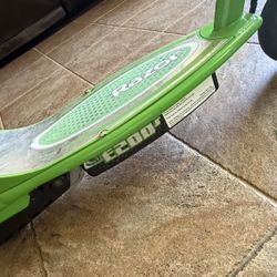 Razor E200s Electric Scooter 