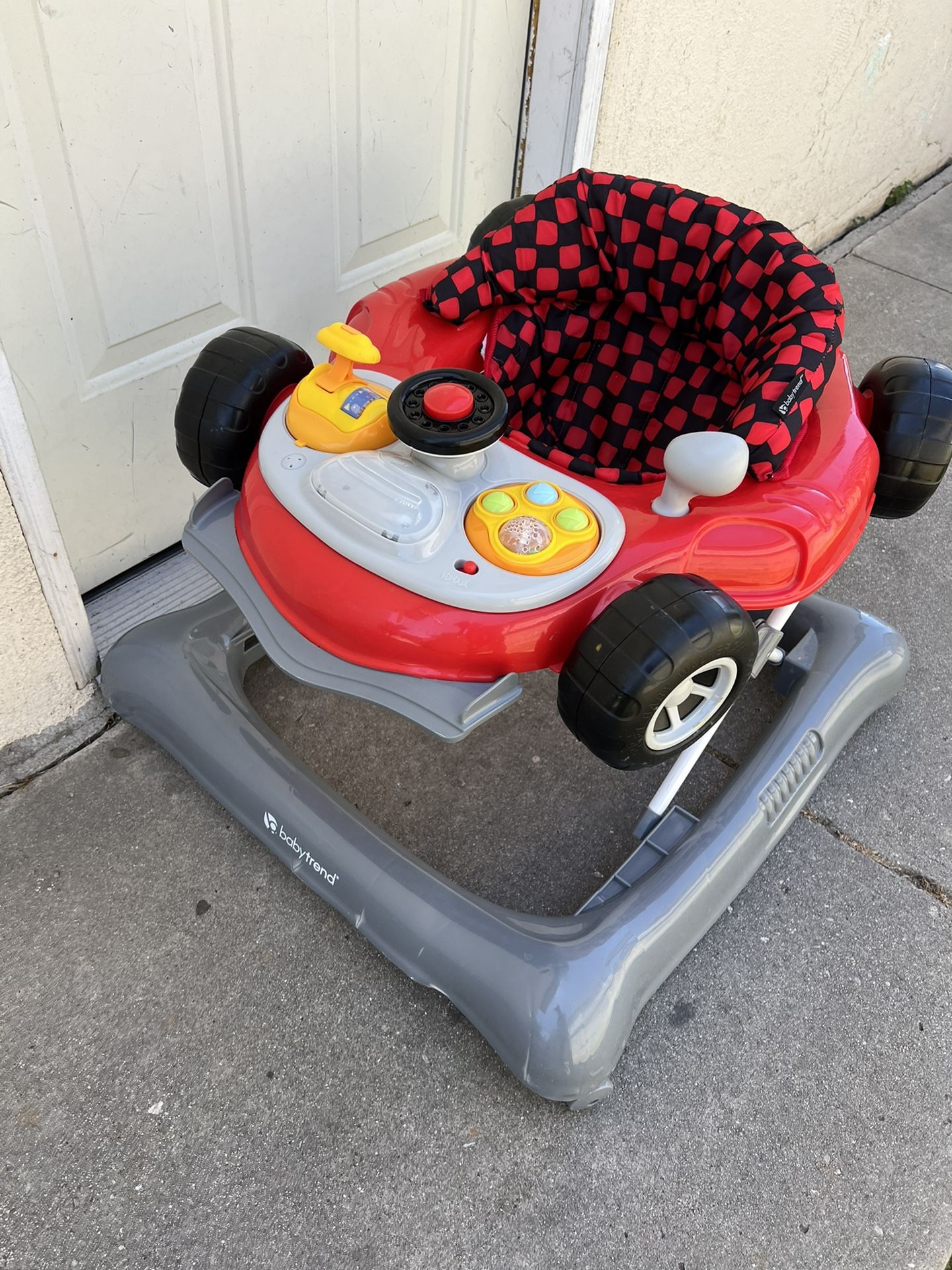 BABY TREND WALKER