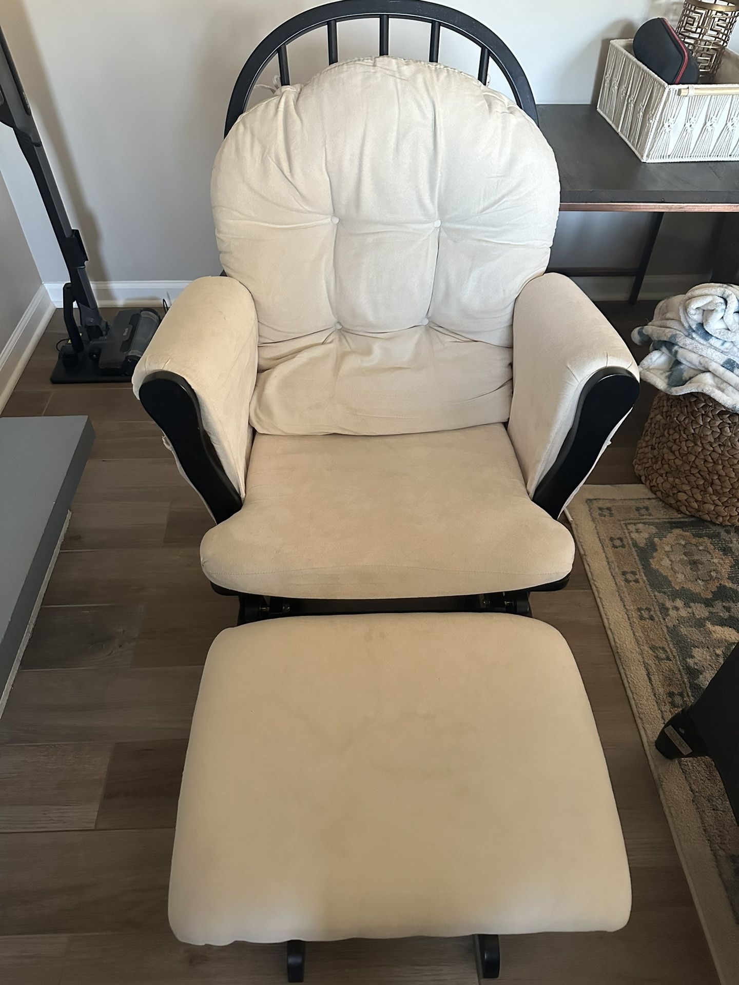 Rocking chair & Matching Foot Rest
