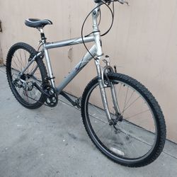 IRON HORSE MOUNTAIN BIKE 