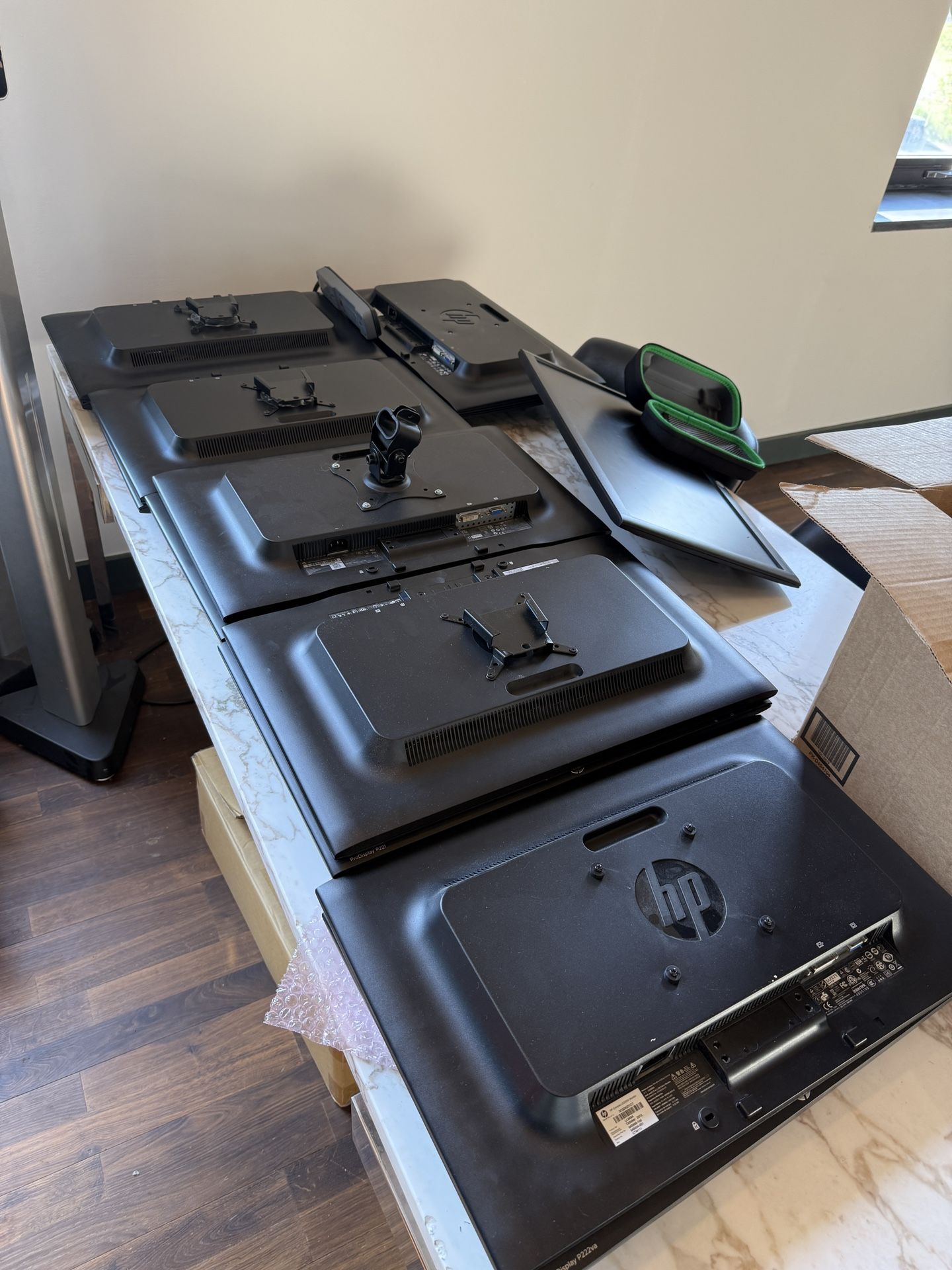 HP And DELL Monitors BULK